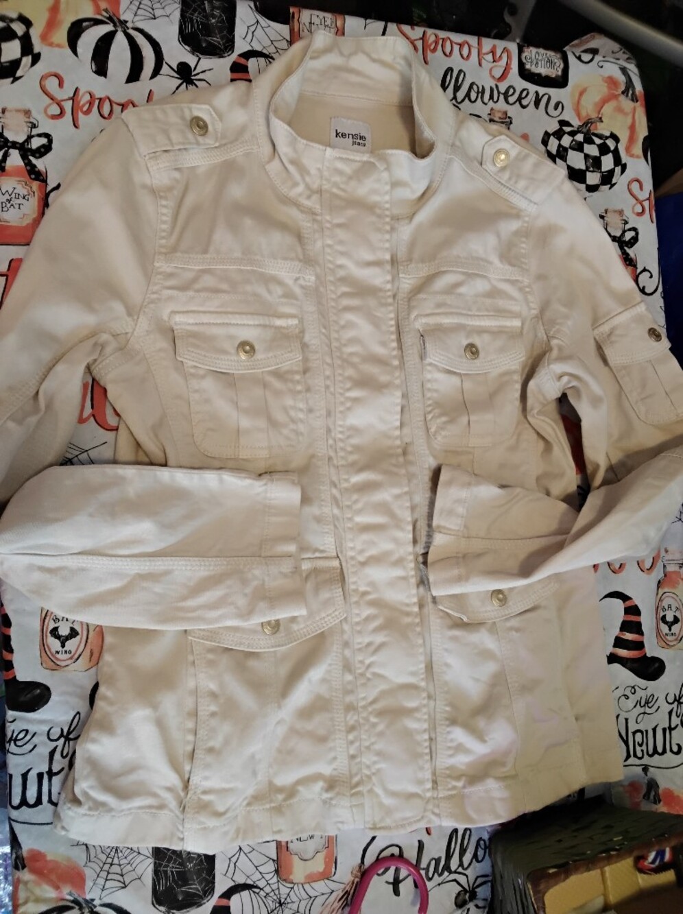 Kensie Jeans Women's size Medium Cream Utility Military jean Jacket w/ stretch